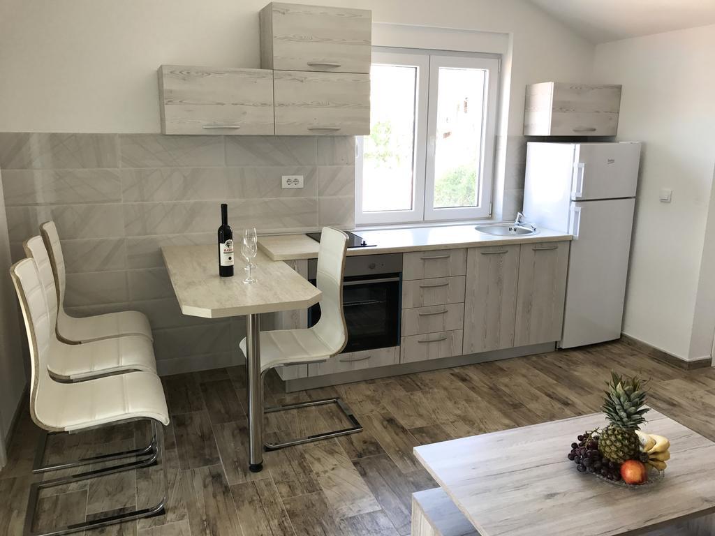 Franovic Apartments 蒂瓦特 外观 照片